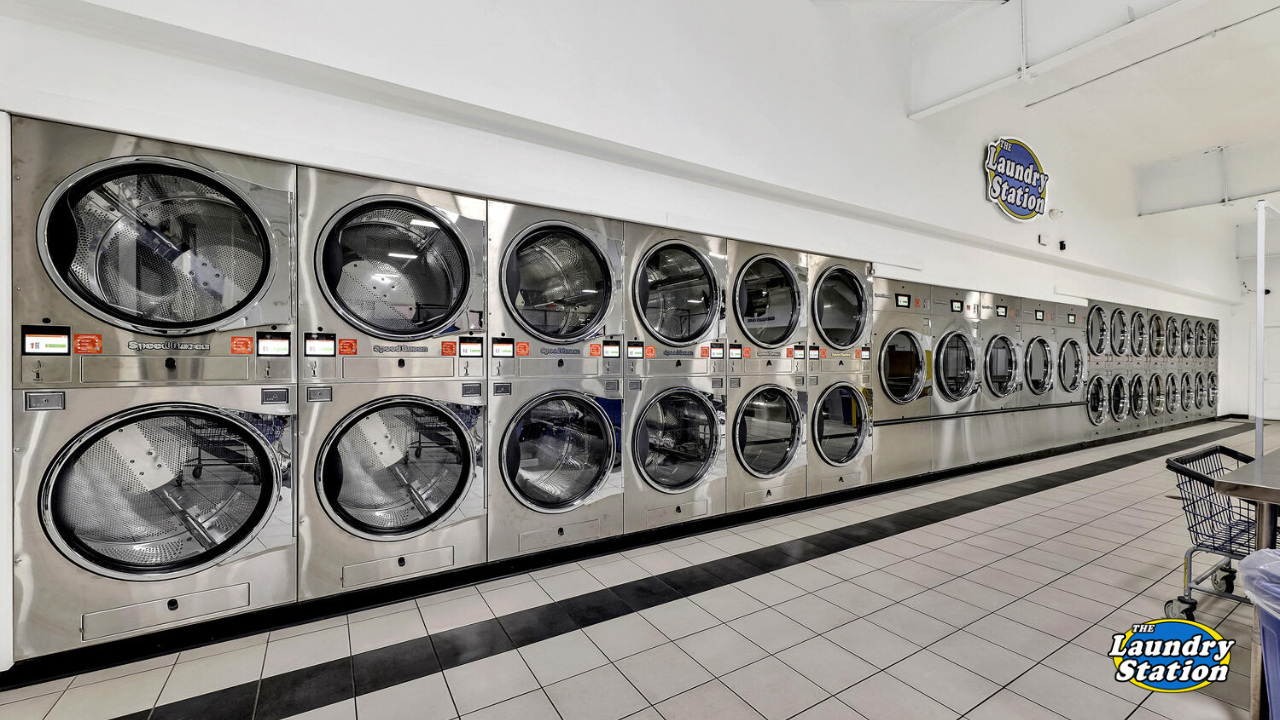 Laundromat within 3 Miles Radius 67218