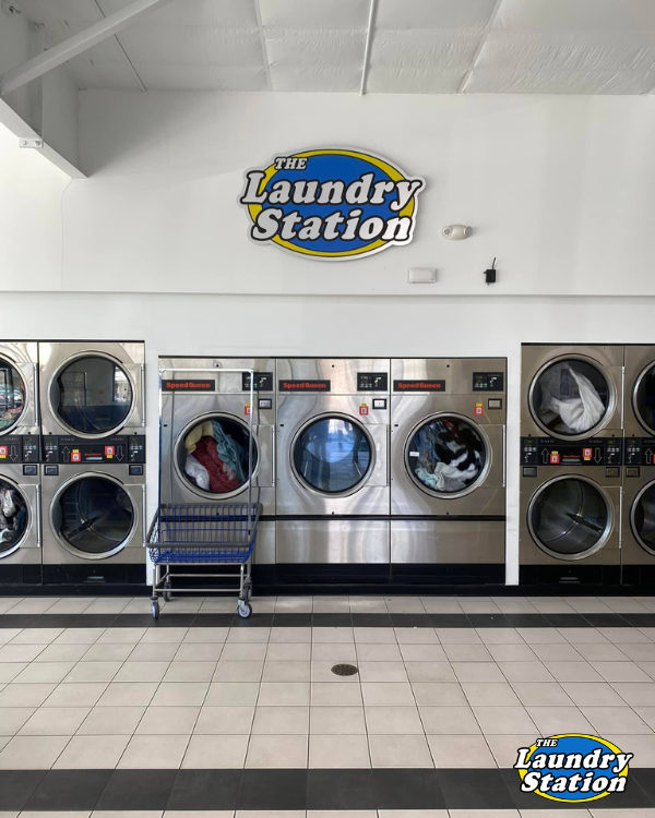 Lavandería de autoservicio cerca de Haysville